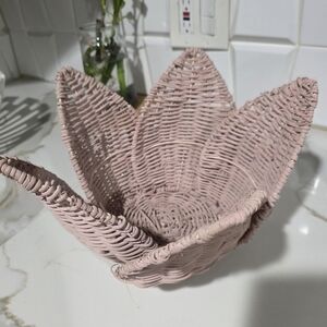 Woven Tulip Basket - Pink
